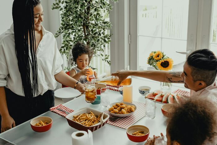 Parenting Expert Shares 25 Everyday Behaviors That Can Affect Children More Than Adults Realize Parenting Expert Shares 25 Everyday Behaviors That Can Affect Children More Than Adults Realize
