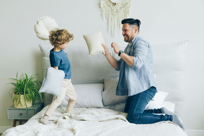 Parenting Expert Shares 25 Everyday Behaviors That Can Affect Children More Than Adults Realize Parenting Expert Shares 25 Everyday Behaviors That Can Affect Children More Than Adults Realize