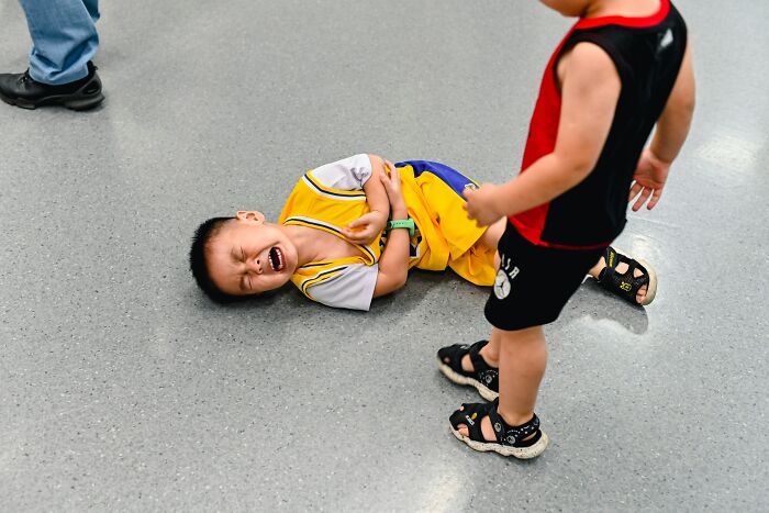 Parenting Expert Shares 25 Everyday Behaviors That Can Affect Children More Than Adults Realize Parenting Expert Shares 25 Everyday Behaviors That Can Affect Children More Than Adults Realize