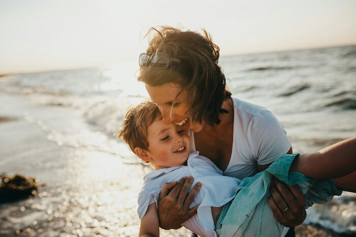 Parenting Expert Shares 25 Everyday Behaviors That Can Affect Children More Than Adults Realize Parenting Expert Shares 25 Everyday Behaviors That Can Affect Children More Than Adults Realize