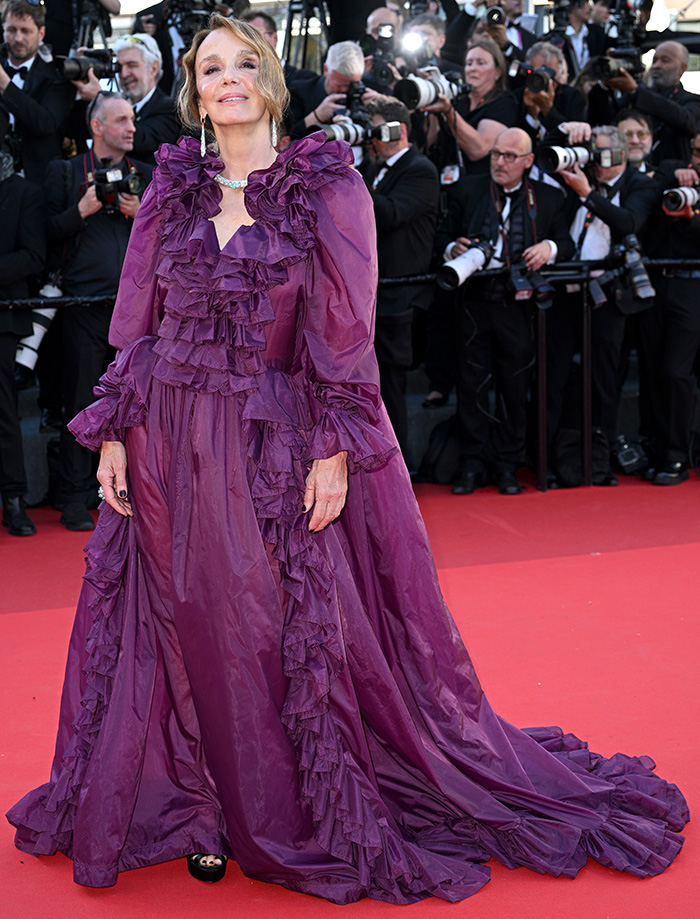 “She Looks Like The 1990 Holiday Barbie”: The 21 Biggest Fashion Fails From Cannes 2026 Red Carpet “She Looks Like The 1990 Holiday Barbie”: The 21 Biggest Fashion Fails From Cannes 2026 Red Carpet