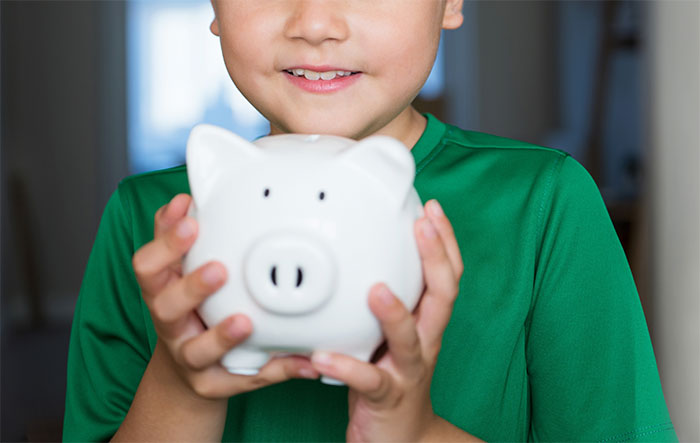 Family Rule Backfires After 8-Year-Old Kid Pockets Dad’s Money: “Fair Game”