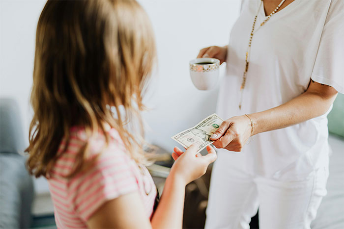 Family Rule Backfires After 8-Year-Old Kid Pockets Dad’s Money: “Fair Game”