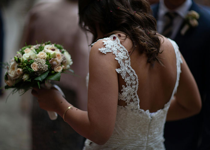 Couple’s Tacky Wedding Demands Spark Major Side-Eye Online