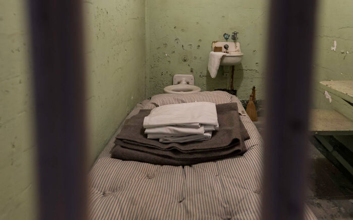 35 Raw, Honest And Even Horrifying Stories From People Who Spent Time In A Psychiatric Facility 35 Raw, Honest And Even Horrifying Stories From People Who Spent Time In A Psychiatric Facility