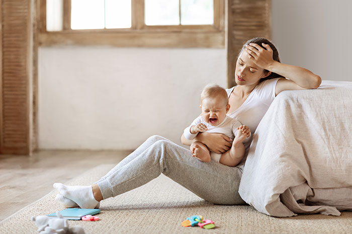 Guy Says GF Must “Submit” To Being A SAHM With Traditional Values, She Feels Lost And Trapped Guy Says GF Must “Submit” To Being A SAHM With Traditional Values, She Feels Lost And Trapped