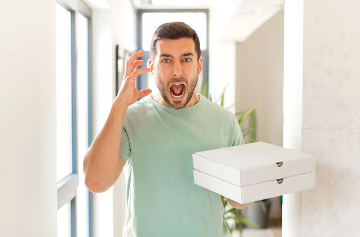 41 Pizza Delivery Drivers Share The Worst Customer Stories That Immediately Got Them Banned 41 Pizza Delivery Drivers Share The Worst Customer Stories That Immediately Got Them Banned