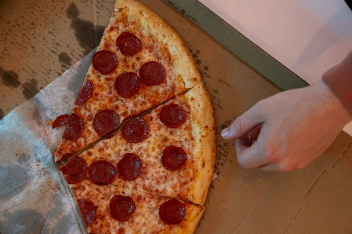 41 Pizza Delivery Drivers Share The Worst Customer Stories That Immediately Got Them Banned 41 Pizza Delivery Drivers Share The Worst Customer Stories That Immediately Got Them Banned
