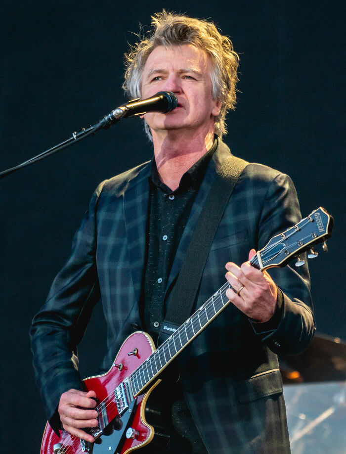 Neil Finn: Bio And Career Highlights Neil Finn: Bio And Career Highlights