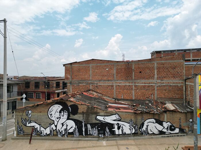 43 Black-And-White Murals By Alex Senna That Turn City Walls Into Stories 43 Black-And-White Murals By Alex Senna That Turn City Walls Into Stories