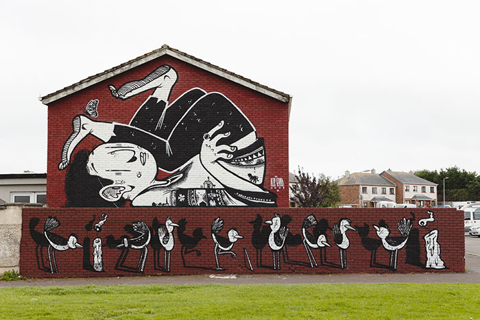 43 Black-And-White Murals By Alex Senna That Turn City Walls Into Stories 43 Black-And-White Murals By Alex Senna That Turn City Walls Into Stories