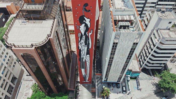 43 Black-And-White Murals By Alex Senna That Turn City Walls Into Stories 43 Black-And-White Murals By Alex Senna That Turn City Walls Into Stories