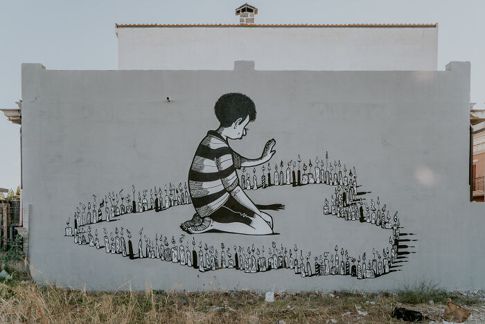 43 Black-And-White Murals By Alex Senna That Turn City Walls Into Stories 43 Black-And-White Murals By Alex Senna That Turn City Walls Into Stories