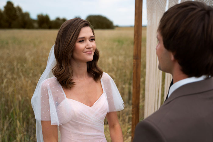 Woman Cries At Sister’s Wedding Out Of Jealousy, Mom Tells Bride To Be “Less Happy” During Event Woman Cries At Sister’s Wedding Out Of Jealousy, Mom Tells Bride To Be “Less Happy” During Event