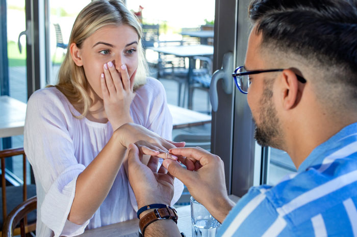 Woman Cries At Sister’s Wedding Out Of Jealousy, Mom Tells Bride To Be “Less Happy” During Event Woman Cries At Sister’s Wedding Out Of Jealousy, Mom Tells Bride To Be “Less Happy” During Event