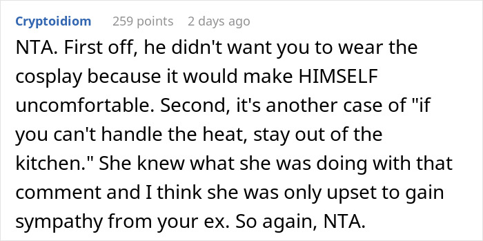 Cosplayer Avoids Ex All Day At Convention, Still Gets Accused Of Seeking Male Attention By His GF Cosplayer Avoids Ex All Day At Convention, Still Gets Accused Of Seeking Male Attention By His GF