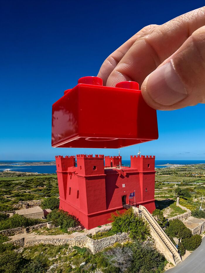 This Photographer Uses Everyday Objects To Turn The World Into Clever Visual Illusions (52 New Pics)