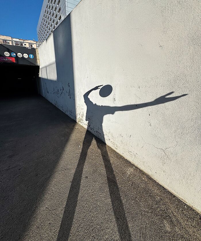 This Photographer Uses Everyday Objects To Turn The World Into Clever Visual Illusions (52 New Pics)