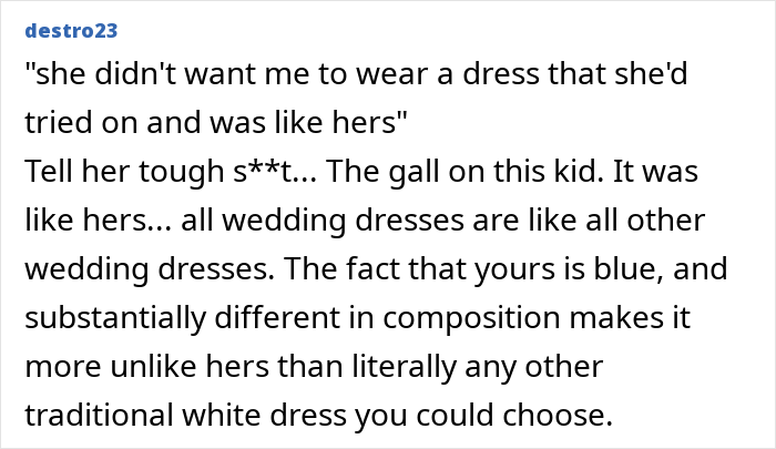 Mom’s Wedding Dress Choice Angers Her Daughter And Splits The Internet: “Extremely Weird” Mom’s Wedding Dress Choice Angers Her Daughter And Splits The Internet: “Extremely Weird”