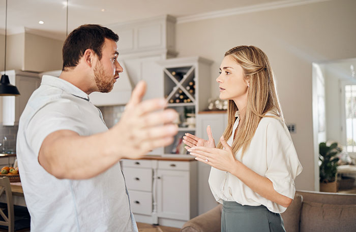 Guy Treats GF As A Free Maid And Won’t Pay Rent As He “Funded” The Relationship Before Guy Treats GF As A Free Maid And Won’t Pay Rent As He “Funded” The Relationship Before