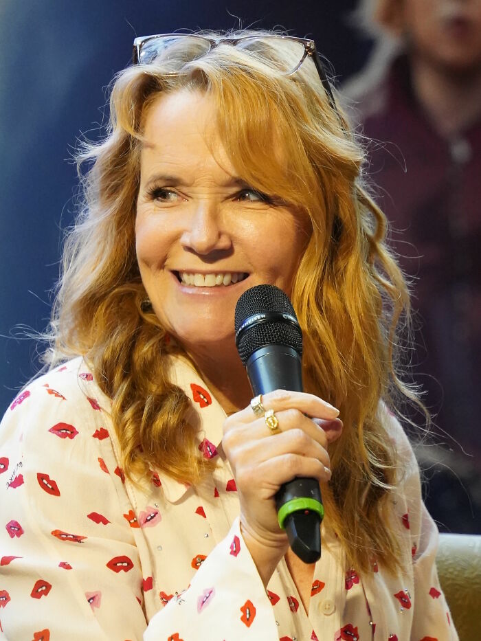 Lea Thompson: Bio And Career Highlights Lea Thompson: Bio And Career Highlights
