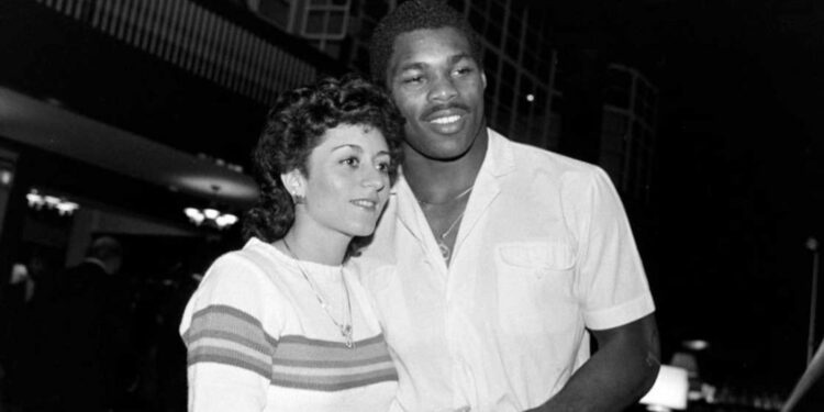 Footballer Herschel walker and his wife Cindy Angelis Grossman Footballer Herschel walker and his wife Cindy Angelis Grossman