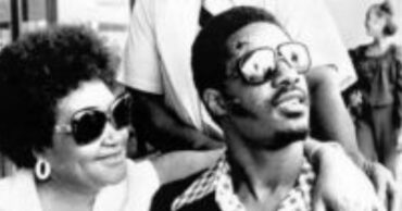 Stevie Wonder with his mother Lula Mae Hardaway