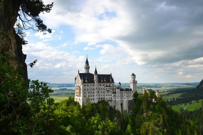 29 Absurd Geography Facts That Sound Like Drunk Trivia Answers But Are Somehow Completely Real