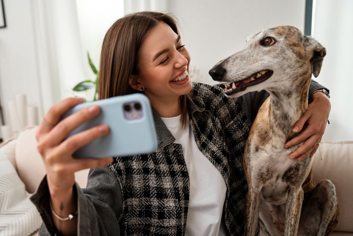 30YO Uses Woman&rsquo;s Rescue Dog To Meet Men, Owner Uncomfortable Watching Pup Turn Into Dating Prop