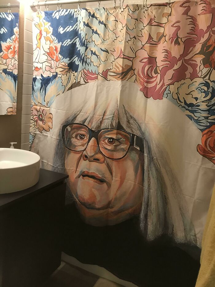 64 Quirky And Hilarious Shower Curtains That Perfectly Show People’s Personalities