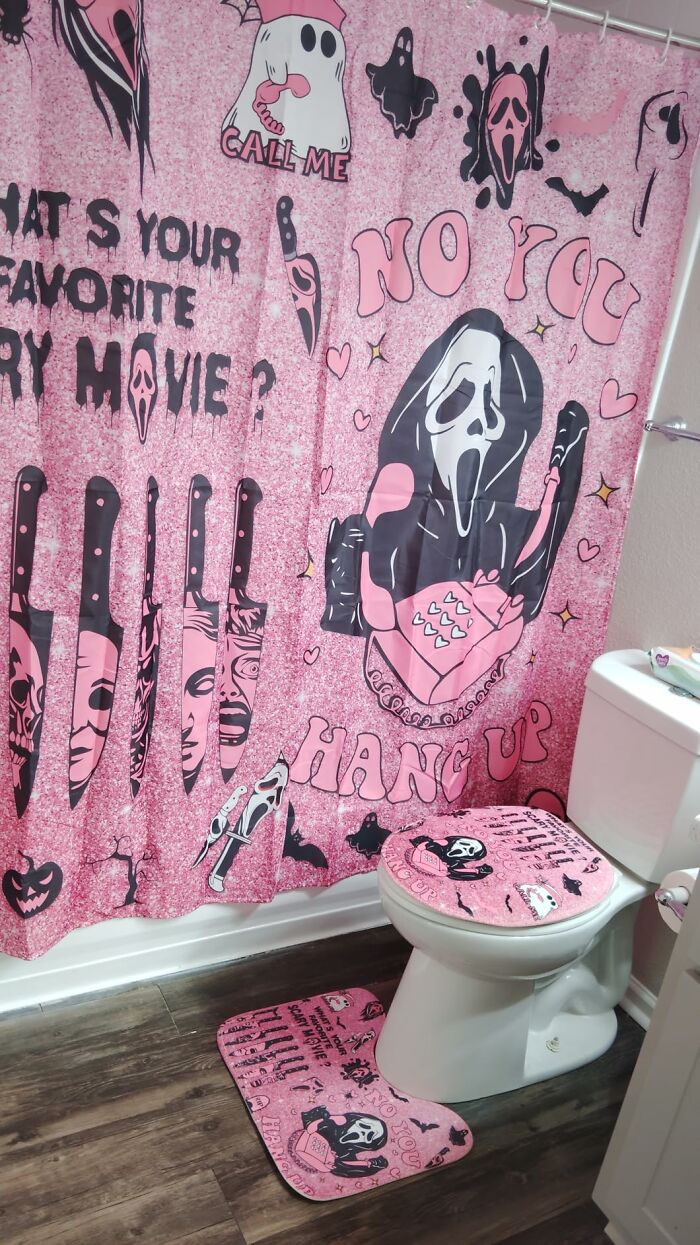 64 Quirky And Hilarious Shower Curtains That Perfectly Show People’s Personalities