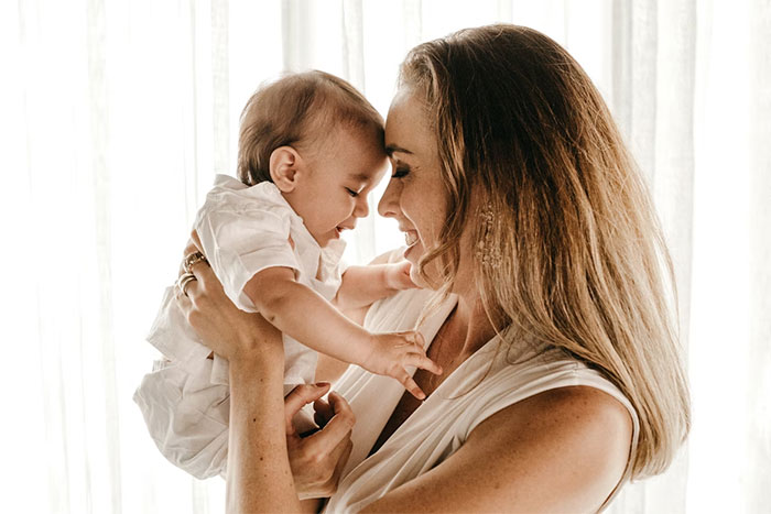 2 Moms With 3 Kids Have A Genius Idea To Form A &lsquo;Mommune’ And It Changes Their Lives