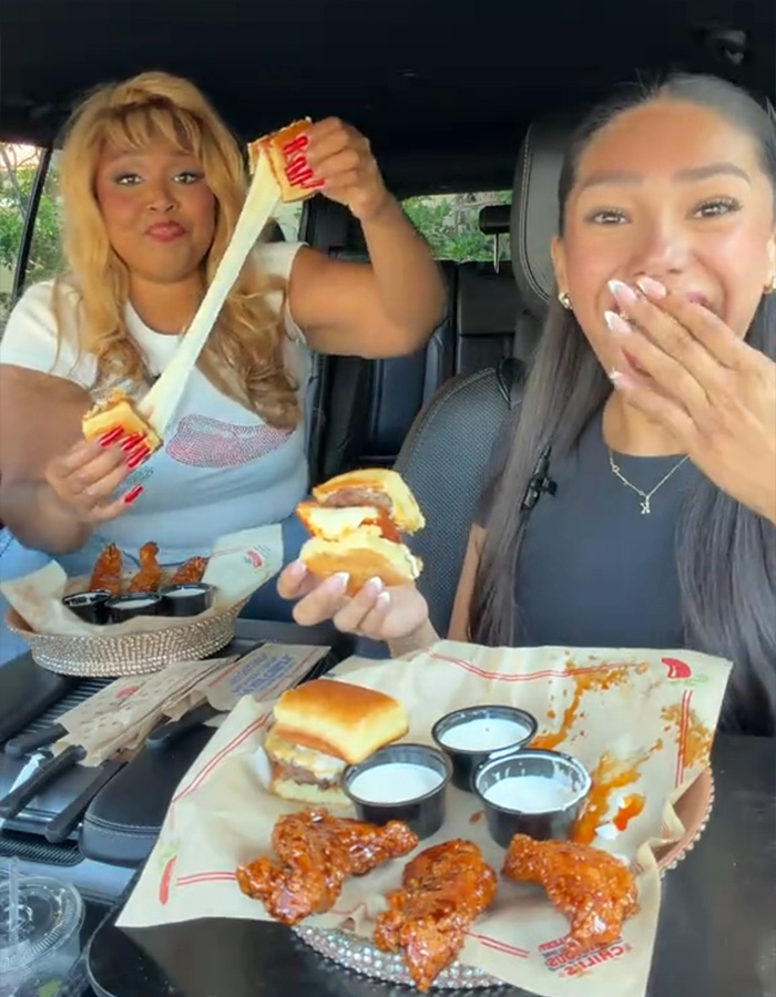 Lizzo Faces Unexpected PETA Scrutiny After Fans Spot Her Stunning Diet Change Lizzo Faces Unexpected PETA Scrutiny After Fans Spot Her Stunning Diet Change