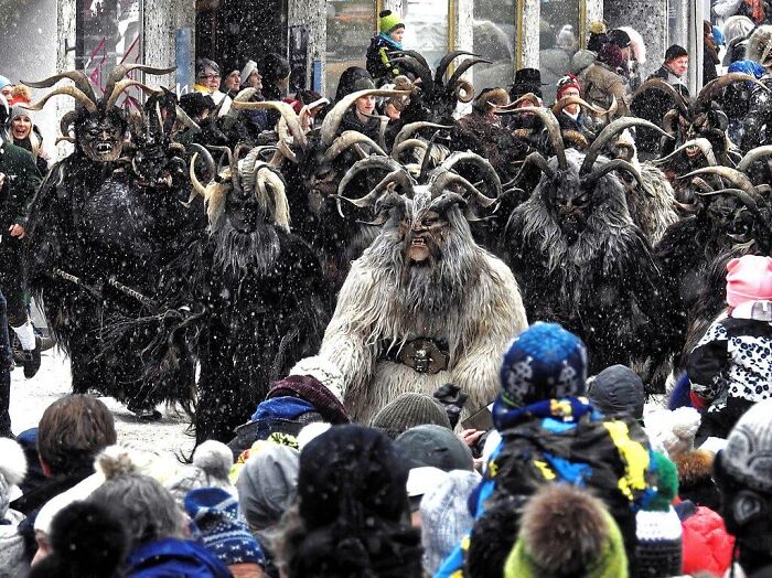 47 Completely Normal Things In Some Countries That Shock Foreigners