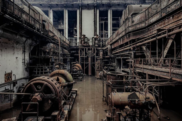 &ldquo;$1,000 In Equipment Wasted&rdquo;: 69 Places That Were Once Filled With Life But Have Since Been Abandoned