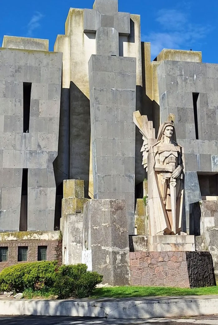 34 People Share The Most Dystopian Photos That Have Ever Been Taken In Their Countries