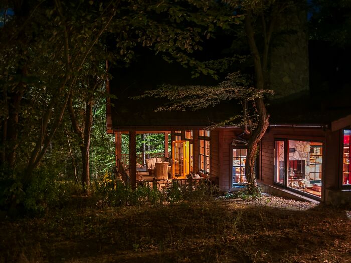 42 Times People Experienced Something Entirely Unsettling In The Comfort Of Their Own Homes 42 Times People Experienced Something Entirely Unsettling In The Comfort Of Their Own Homes