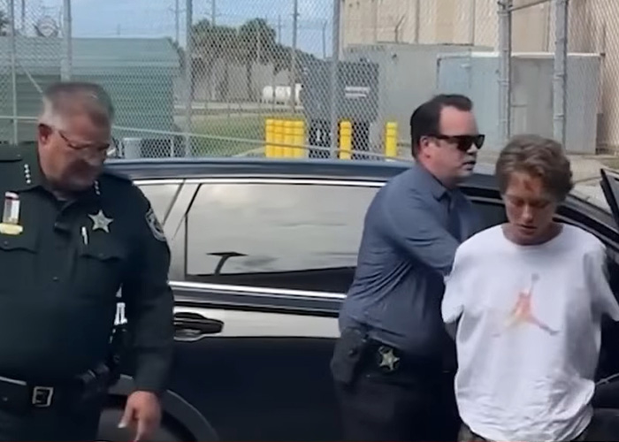Dog Owner Fakes Heart Attack As She’s Arrested After Pets Horrifically Attack Woman In Front Of Husband Dog Owner Fakes Heart Attack As She’s Arrested After Pets Horrifically Attack Woman In Front Of Husband