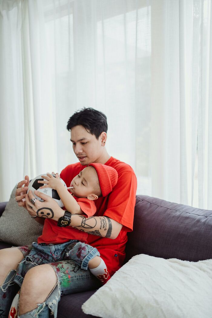 Guy Asks Men If They Regret Having Their Kids, And 40 Give Honest Answers