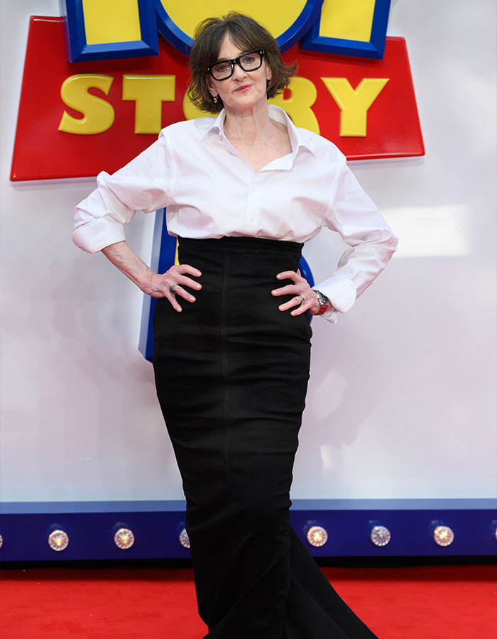 Joan Cusack Leaves Fans Stunned As She Makes First Red Carpet Appearance In 11 Years With ‘Toy Story’ Stars Joan Cusack Leaves Fans Stunned As She Makes First Red Carpet Appearance In 11 Years With ‘Toy Story’ Stars