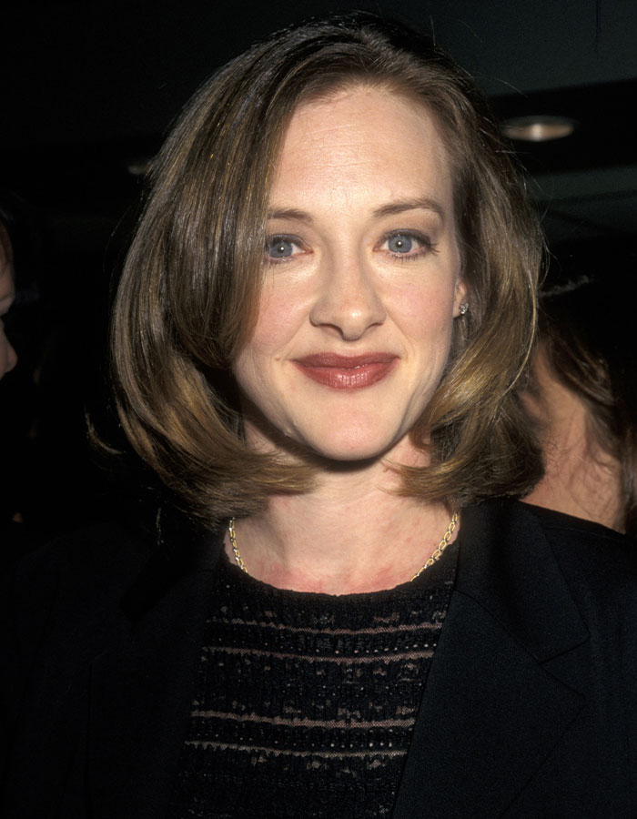 Joan Cusack Leaves Fans Stunned As She Makes First Red Carpet Appearance In 11 Years With ‘Toy Story’ Stars Joan Cusack Leaves Fans Stunned As She Makes First Red Carpet Appearance In 11 Years With ‘Toy Story’ Stars