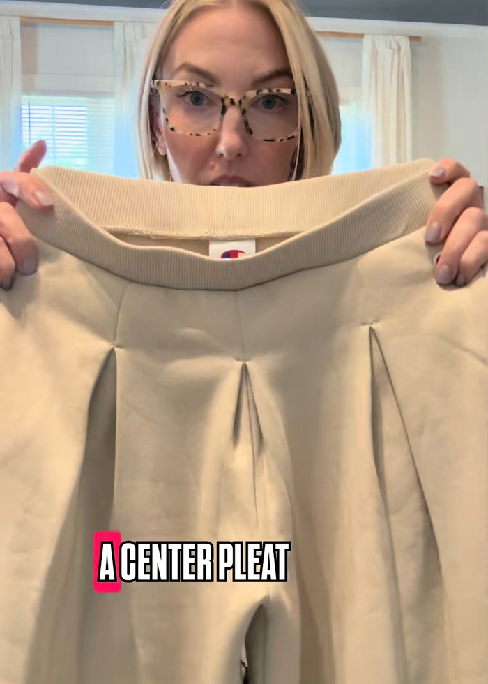 Customer Hilariously Calls Out Target Pants After Noticing Awkward Detail: “Men Designed These” Customer Hilariously Calls Out Target Pants After Noticing Awkward Detail: “Men Designed These”