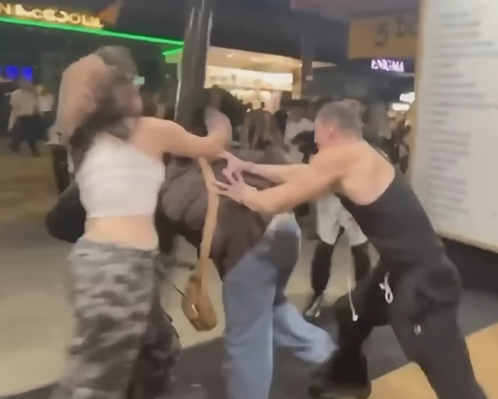 Looksmaxxer Androgenic Fights Flight Attendant And Gets Kicked Off Plane Shortly After Getting Plastic Surgery Looksmaxxer Androgenic Fights Flight Attendant And Gets Kicked Off Plane Shortly After Getting Plastic Surgery