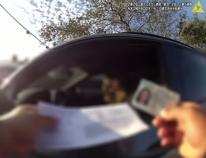 Woman With No Right Hand Speaks Out After She Was Ticketed For Using Her Phone With Her Right Hand Woman With No Right Hand Speaks Out After She Was Ticketed For Using Her Phone With Her Right Hand