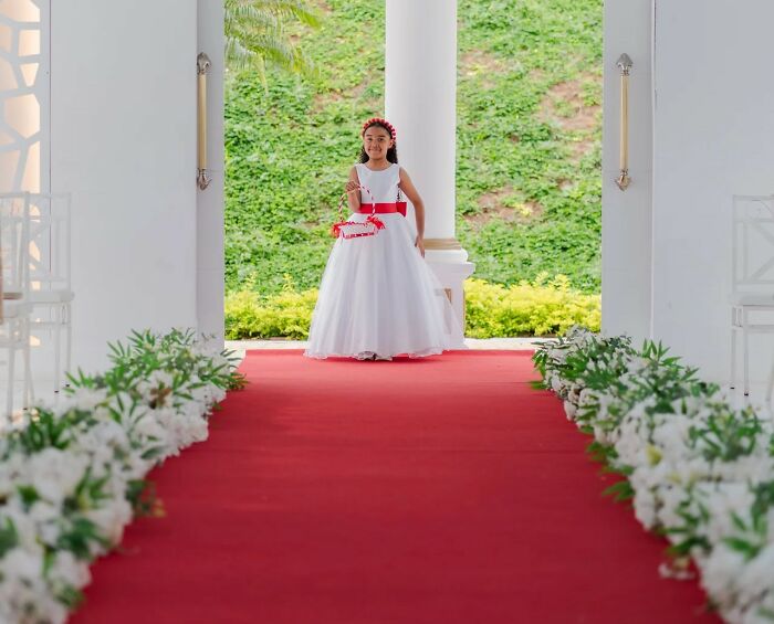 &ldquo;Perfect Mid-Sneeze Shot&rdquo;: 33 Of The Worst Moments Photographers Saw And Captured At Weddings