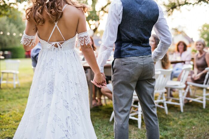 &ldquo;Perfect Mid-Sneeze Shot&rdquo;: 33 Of The Worst Moments Photographers Saw And Captured At Weddings