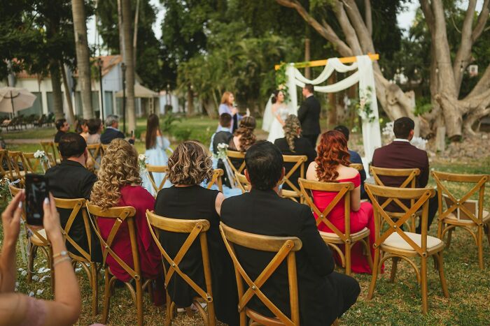 &ldquo;Perfect Mid-Sneeze Shot&rdquo;: 33 Of The Worst Moments Photographers Saw And Captured At Weddings