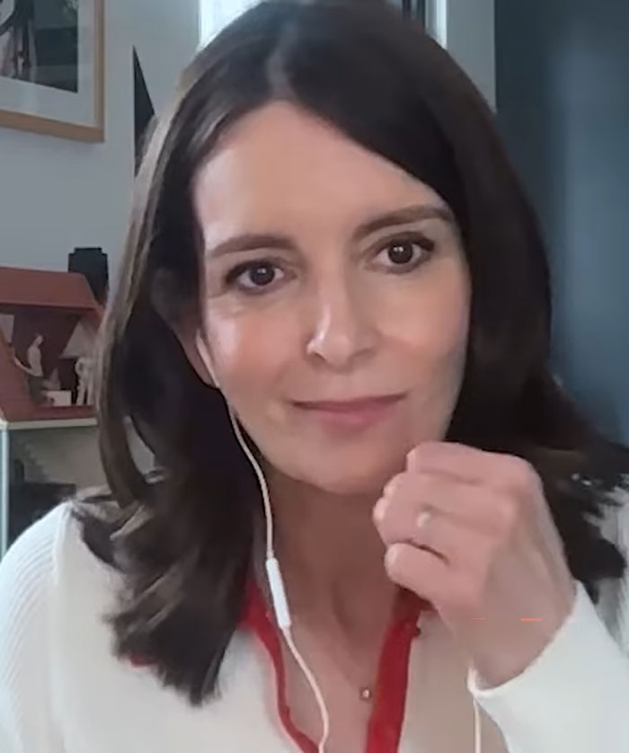 Tina Fey Sets The Record Straight On Timoth&eacute;e Chalamet&rsquo;s &ldquo;Manspreading&rdquo; Controversy