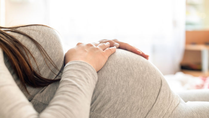 Couple Has Issues With Surrogate Mother, Internet Blames Them For How Stupidly They Went About It