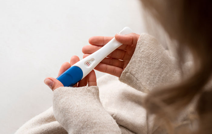 Couple Has Issues With Surrogate Mother, Internet Blames Them For How Stupidly They Went About It